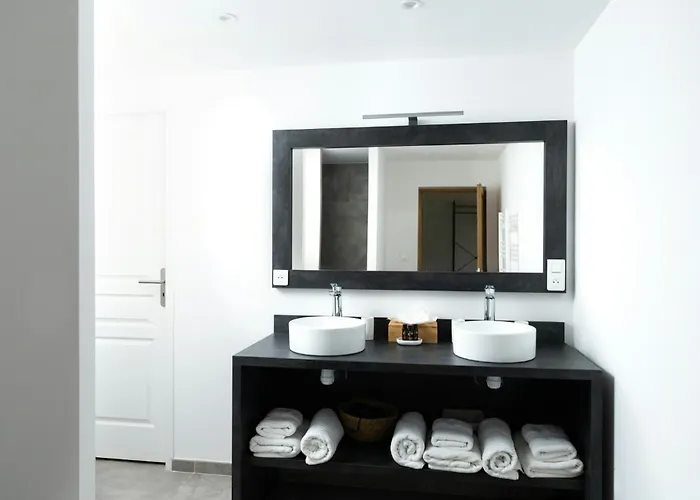 With Pool House Near Holiday home Sainte-Maxime